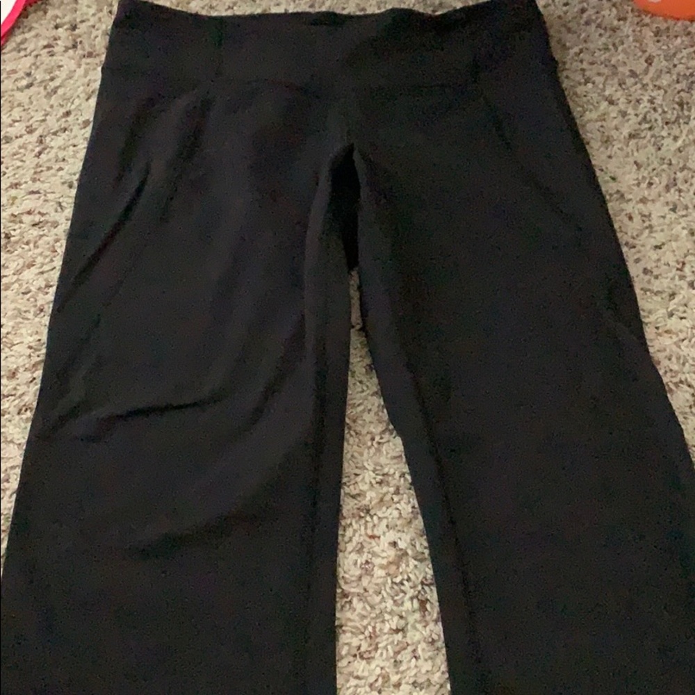 Lululemon size 4 crops